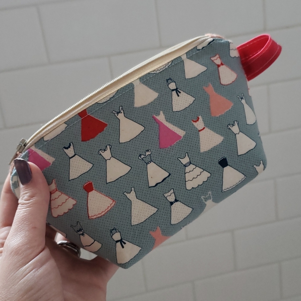 🪡👗 Handmade Cotton Pouch! - Picture 3 of 9